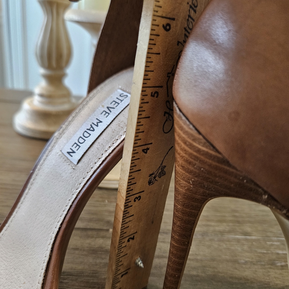 Steve Madden Brown Stiletto Heels - Picture 3 of 6